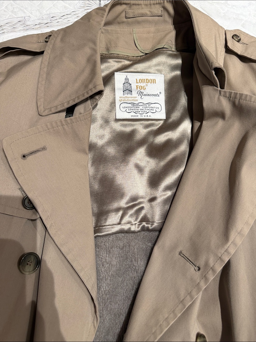 London Fog Men’s Beige Double-Breasted Trench Coat Size 42 Reg with Lining